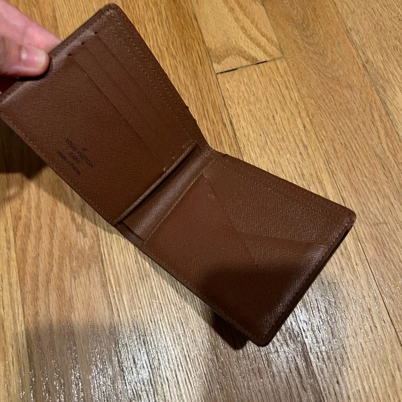 Louis Vuitton “Multiple Wallet”